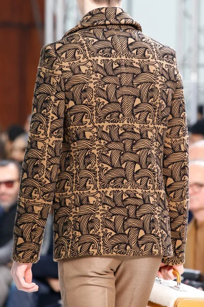 Look 30